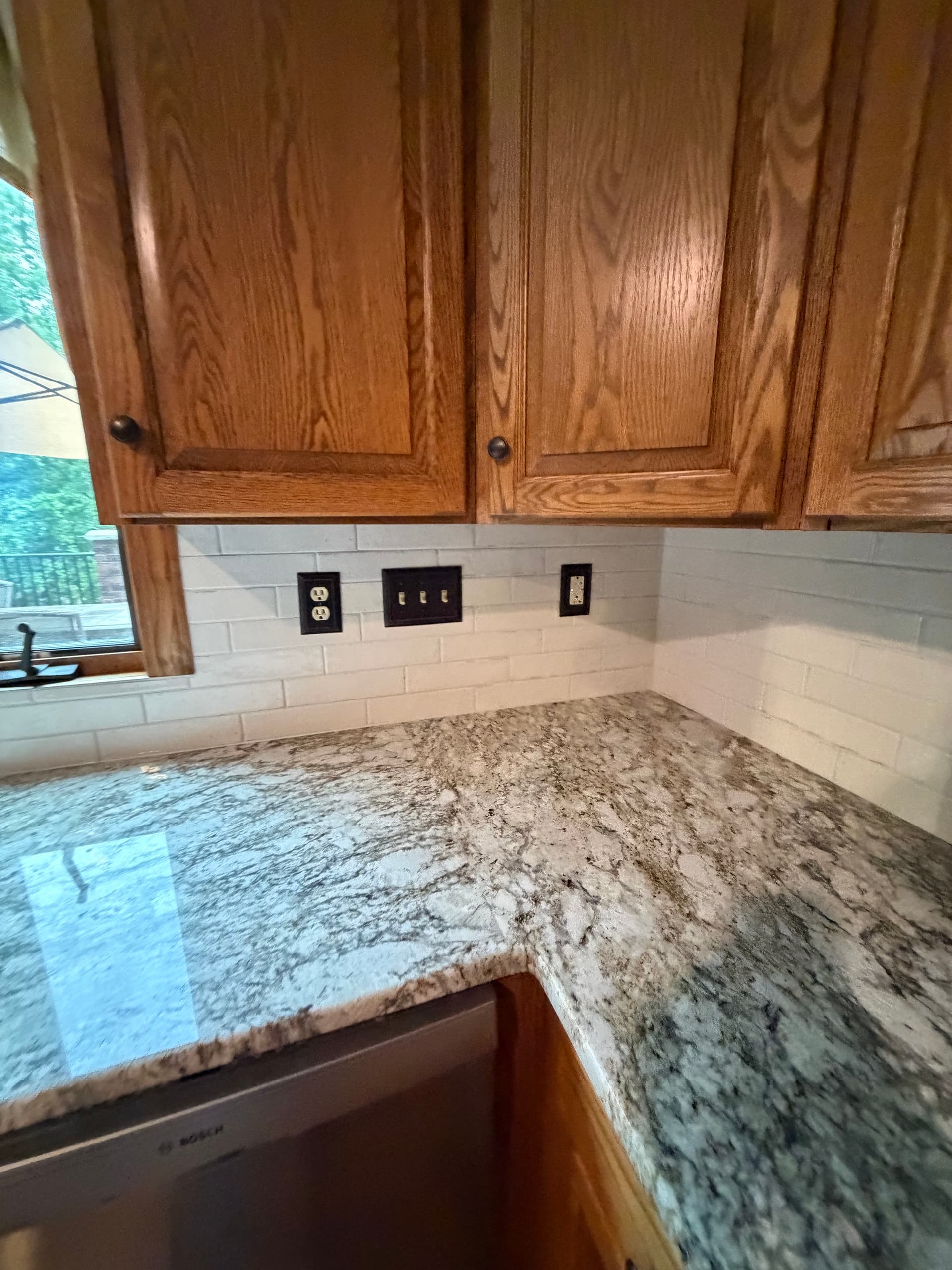 Gallery photos for Porcelain Tile Backsplash Install at High Rock Lake: Image #9