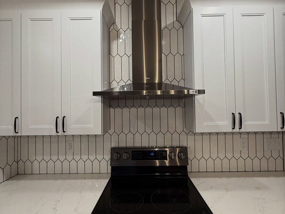 Gallery photos for Chic Black and White Kitchen Backsplash Installation in Mt Pleasant: Image #8