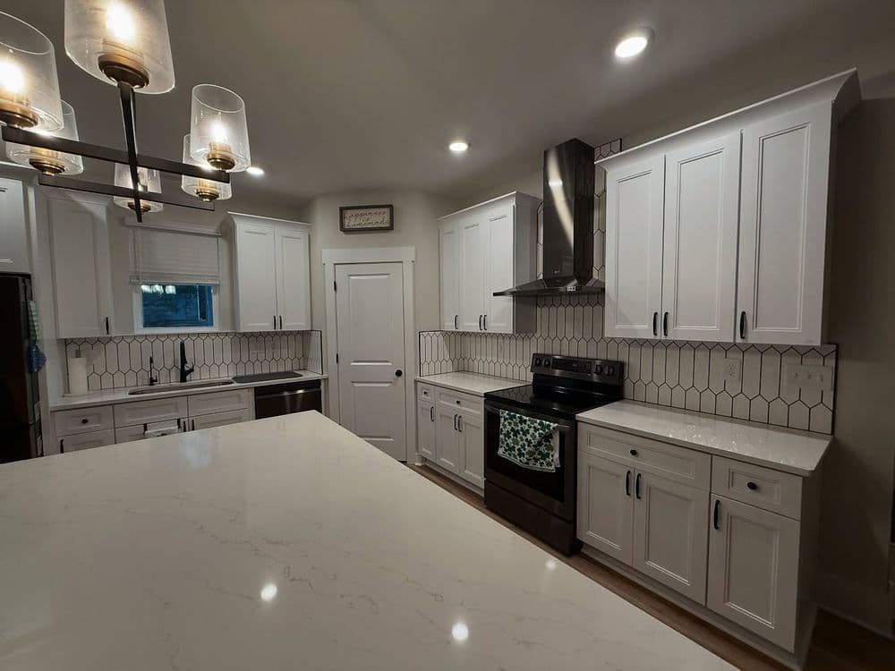 Gallery photos for Chic Black and White Kitchen Backsplash Installation in Mt Pleasant: Image #6