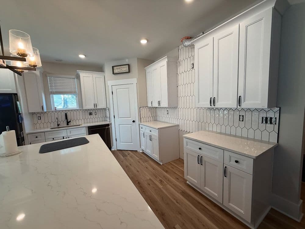 Gallery photos for Chic Black and White Kitchen Backsplash Installation in Mt Pleasant: Image #3