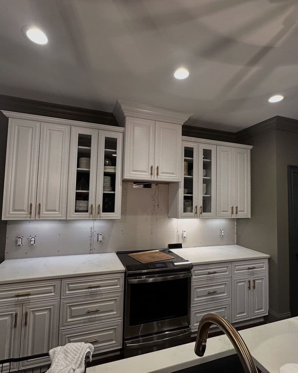 Gallery photos for Stunning Mirror Tile Backsplash Project in Concord: Image #3