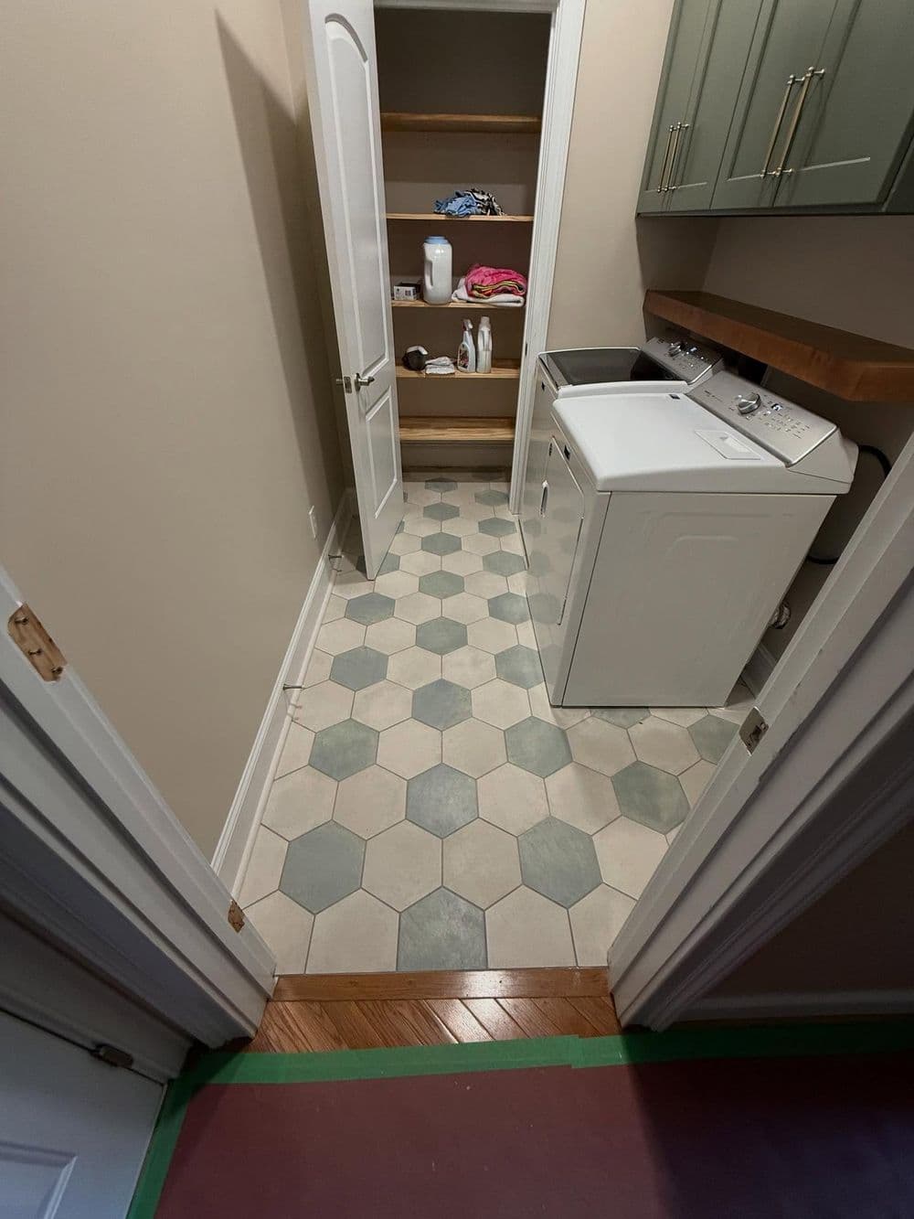 Gallery photos for Laundry Room Tile Installation: Image #1