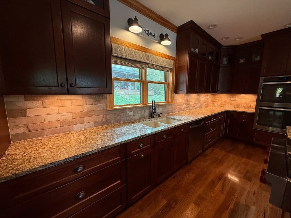 Gallery photos for Charming Stone Tile Backsplash Installation: Image #7