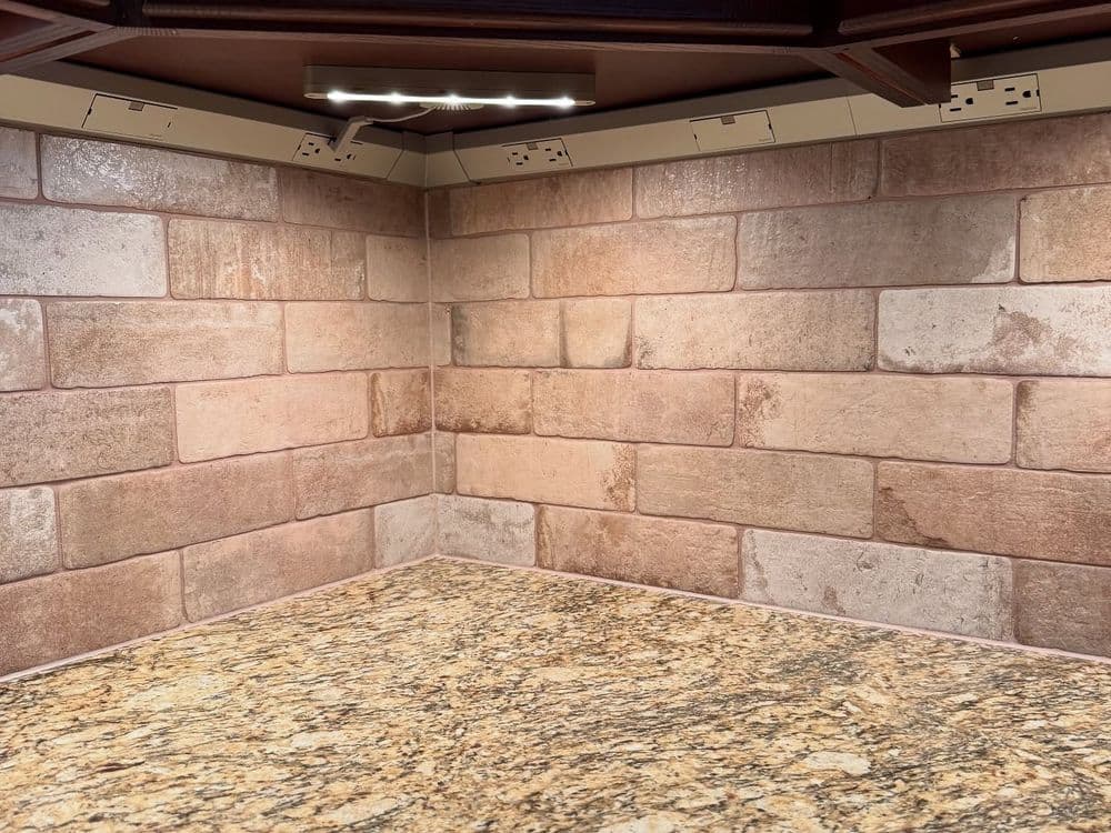 Gallery photos for Charming Stone Tile Backsplash Installation: Image #3